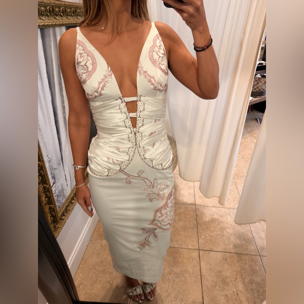 Ivory Lace-Accent Midi Dress with Plunge Neck - Picture 3 of 5